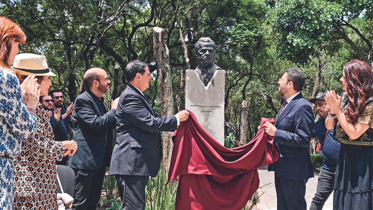 Ubicación. En el marco del 91 aniversario del natalicio del diputado, el jefe de Gobierno encabezó la ceremonia. El busto puede visitarse en el parque “Enriqueta Camarillo”, en la colonia Del Valle.