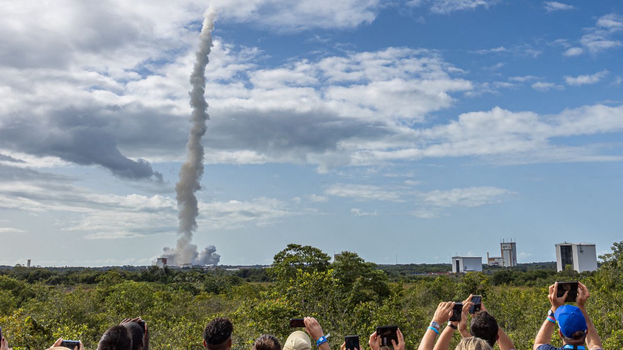 El cohete europeo Ariane 6 logró poner en órbita los 10 microsatélites que transportaba, lo que representa un triunfo del primer vuelo de la nave europea