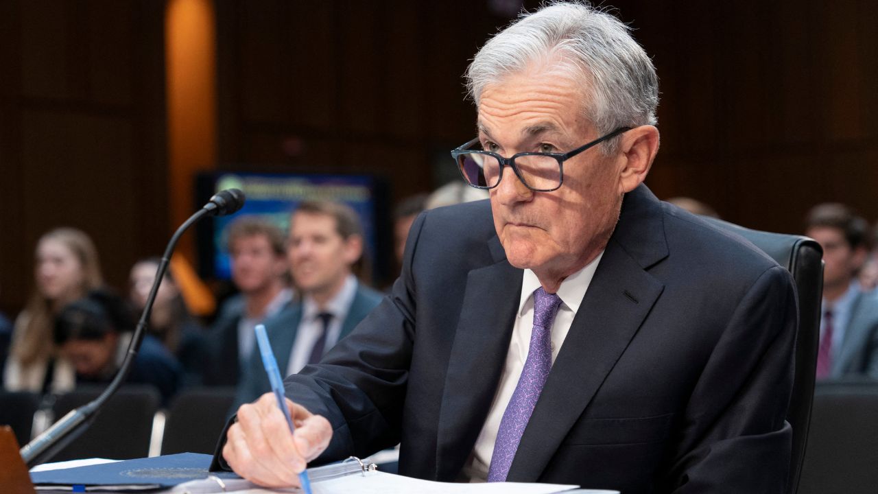 El presidente de la Reserva Federal (Fed), Jerome Powell, dijo ayer que los datos recientes aumentan la confianza del banco central estadounidense en que la inflación