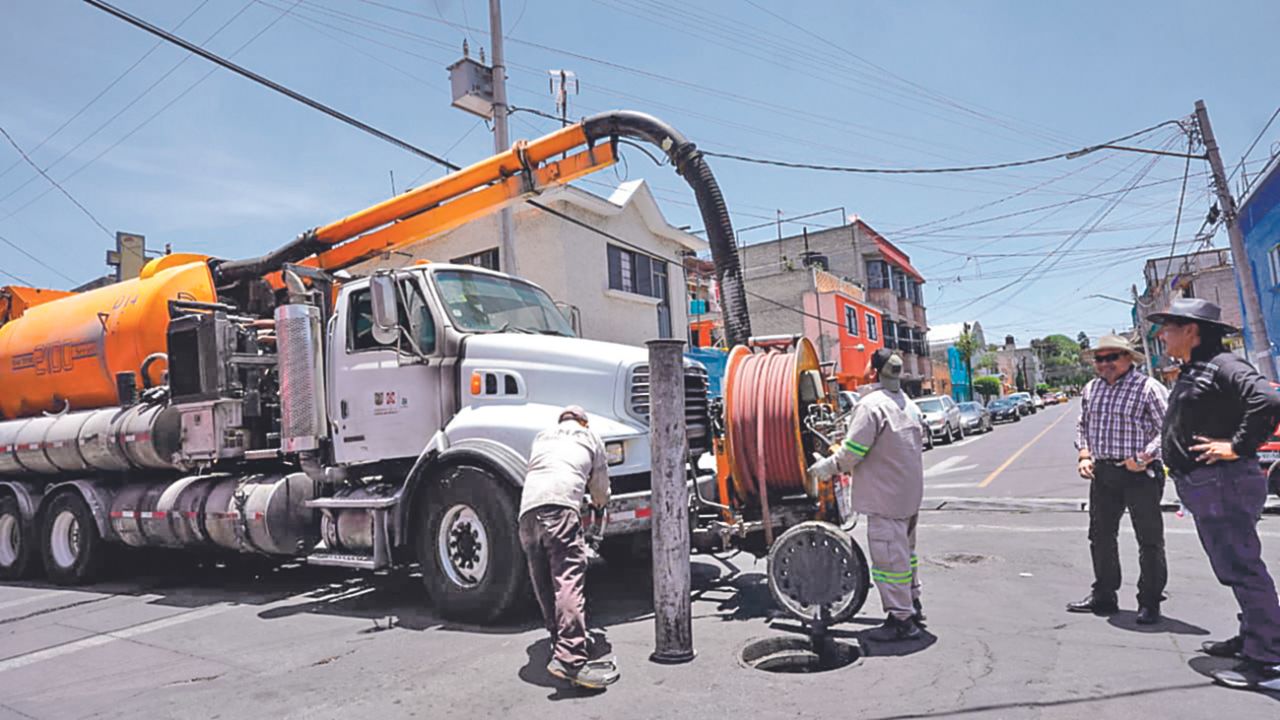 Alerta. Habitantes de Cuchilla del Tesoro relataron que un camión derramó gasolina en una zona cercana al aeródromo y sospechan que los puntos clausurados hayan sido retomados por la delincuencia.