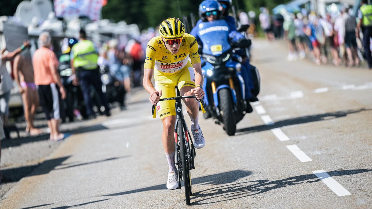 Establecido ya con una ventaja de tres minutos y nueve segundos sobre Jonas Vingegaard, Tadej Pogacar se proclamó ganador de la decimoquinta etapa del Tour de Francia