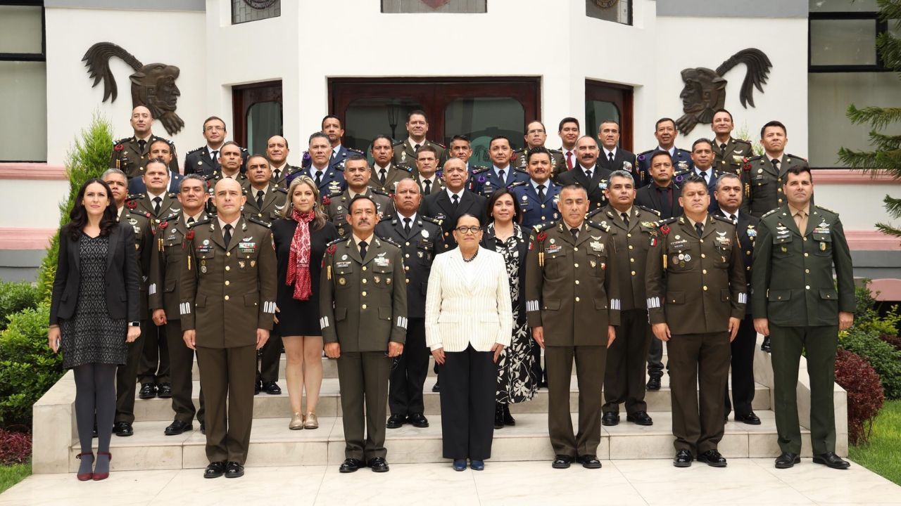 La titular de la Secretaría de Seguridad y Protección Ciudadana (SSPC), Rosa Icela Rodríguez, se reunió con docentes de la Secretaría de la Defensa Nacional