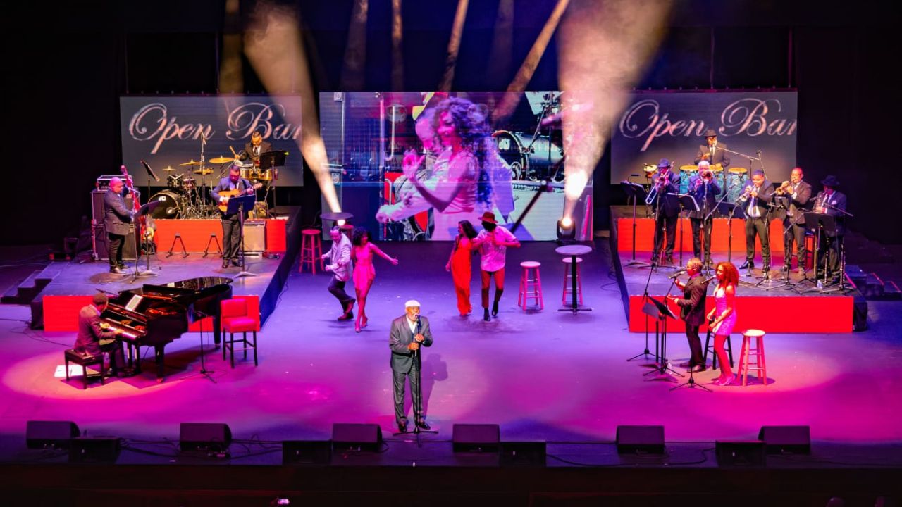 El Auditorio Nacional se convertirá en una sucursal de La Habana por una noche, cuando Buena Vista All Stars, lleguen a este recinto para traer sones y ritmos cubanos para todos los mexicanos