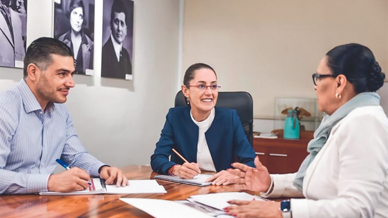 Colaboración. Sheinbaum Pardo sostuvo una reunión con los futuros titulares de Gobernación, Rosa Icela Rodríguez, y de Seguridad y Protección Ciudadana, Omar García Harfuch.