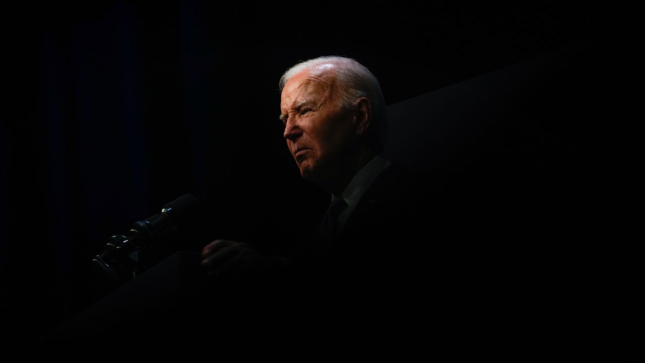 Encrucijada. La campaña de Biden enfrenta desafíos críticos, incluyendo dudas sobre su salud y capacidad para derrotar a Trump.