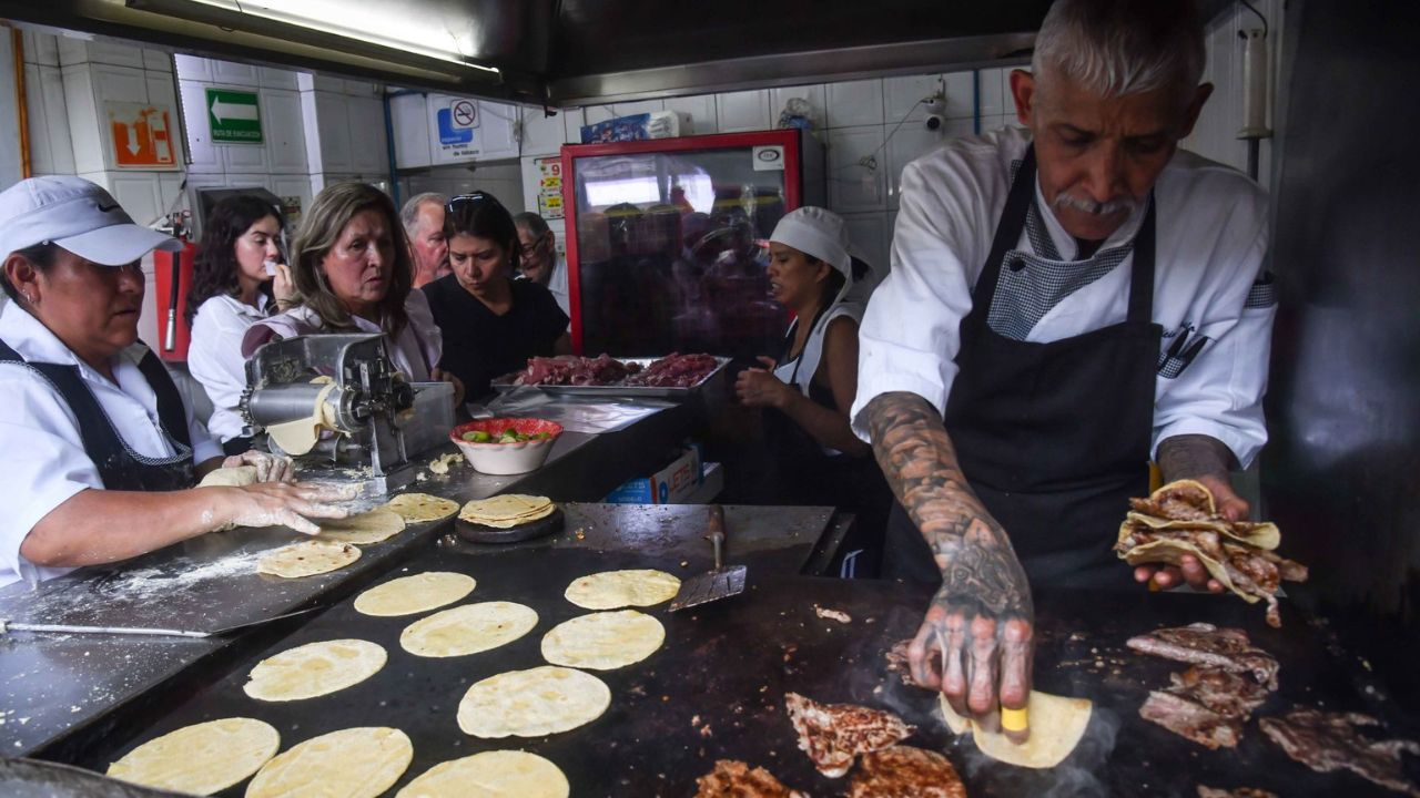 Populares. Comercios relacionados a la preparación de alimentos como taquerías y restaurantes, fueron los negocios con mayor apertura.