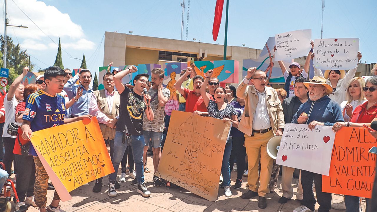 Apoyo. Habitantes de Cuauhtémoc se manifestaron en la alcaldía para pedir respeto al resultado y no estar bajo el capricho de Morena.