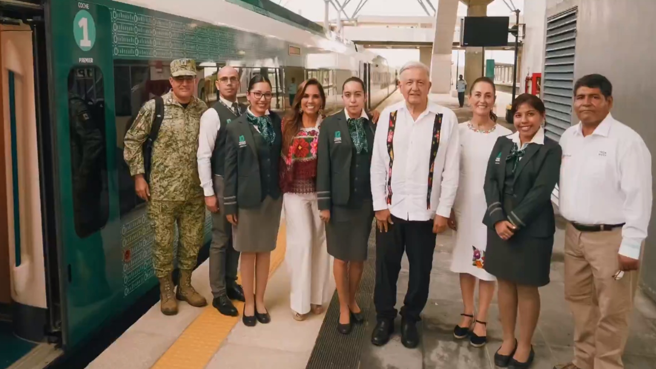 Foto: X@@Claudiashein/ Claudia Sheinbaum y Andrés Manuel López Obrador durante reuniones de evaluación del Tren Maya