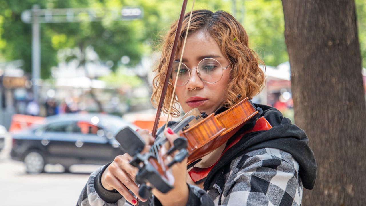 El primer cuadro de la CDMX es un abanico de colores, imágenes, olores y, sobre todo, sonidos que se mezclan al punto de crear una sinfonía.