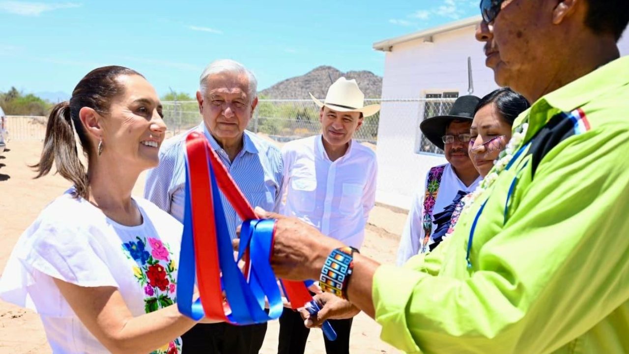 La virtual presidenta electa, Claudia Sheinbaum Pardo, recibió el bastón de mando del pueblo Seri-Comca’ac.