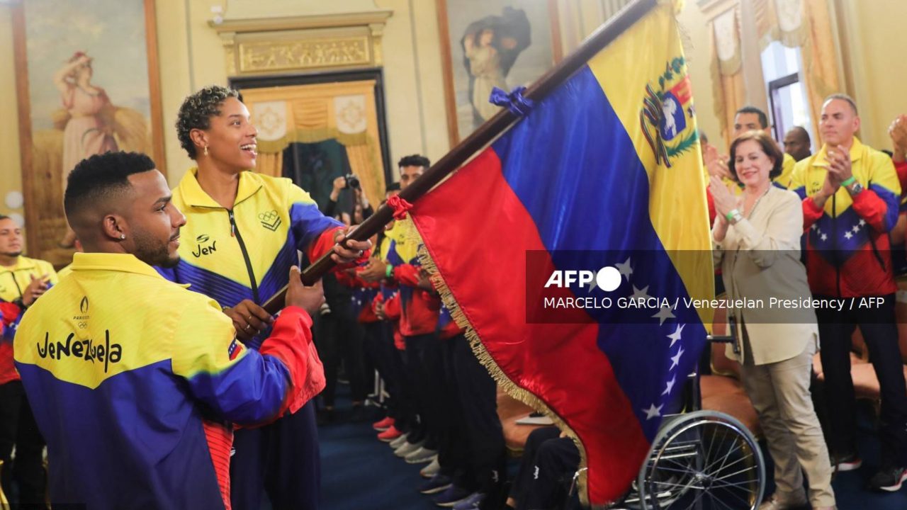 Impedida a competir por una lesión, la "reina del salto triple", Yulimar Rojas será abanderada de Venezuela en París 2024.