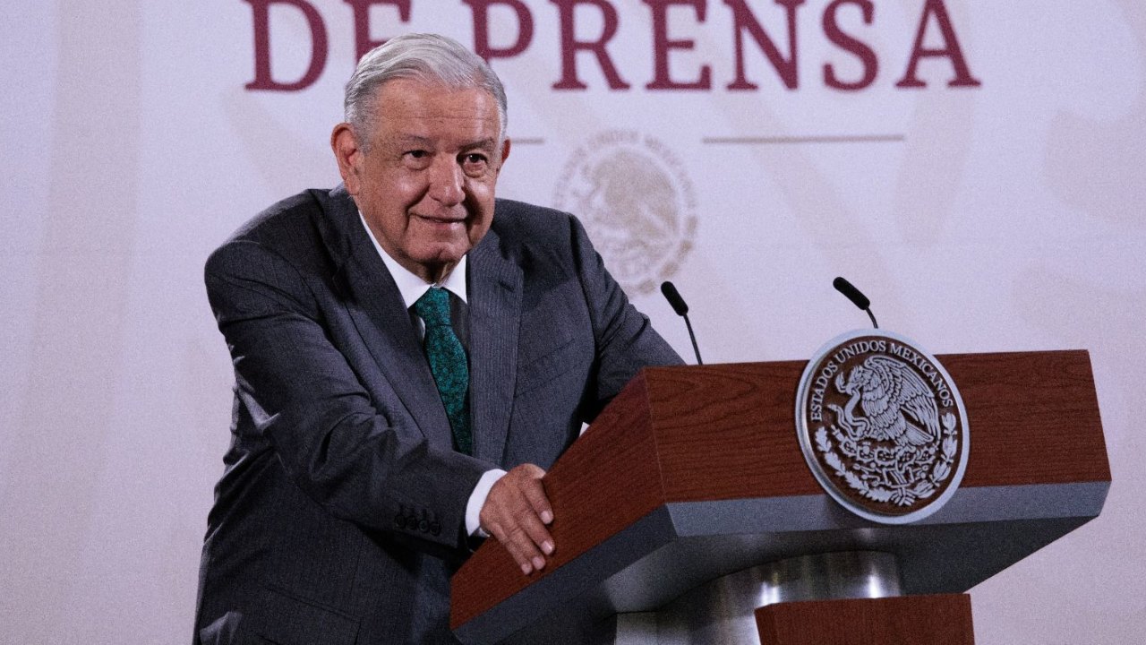 El presidente AMLO reiteró que en menos de 50 días se jubilará y descartó que busque convertirse en el líder moral de la 4T.