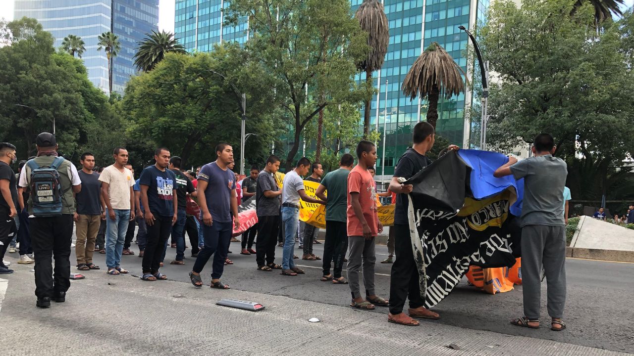 Sigue aquí la marcha por los 119 meses del Caso Ayotzinapa (En vivo)