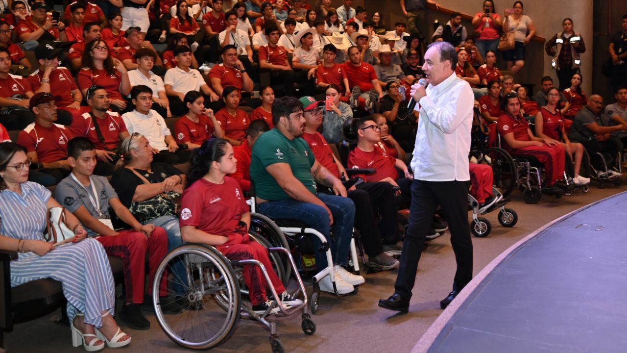 Beneficia Gobernador Durazo a 452 atletas con becas deportivas