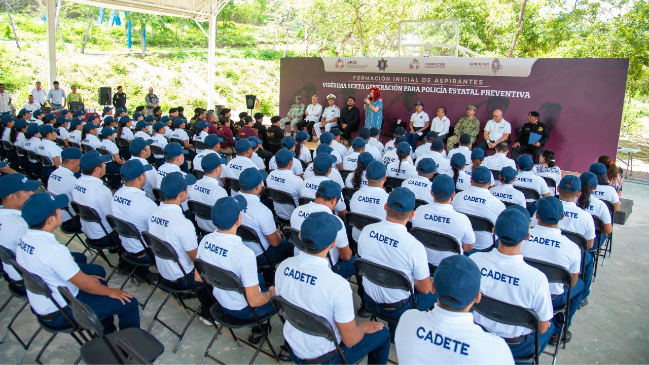 Sansores encabezó esta mañana la Ceremonia y reiteró el compromiso de conformar la mejor policía del país