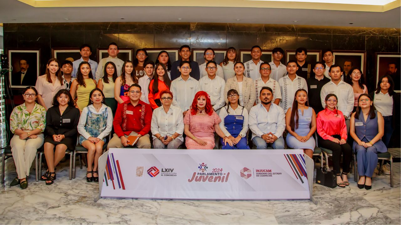 Layda Sansores encabezó un encuentro franco, abierto y directo con los 35 integrantes del Parlamento Juvenil