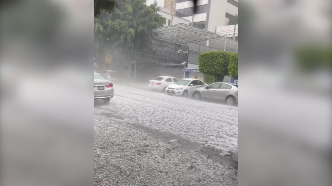 Sorprende caída de granizo en alcaldías