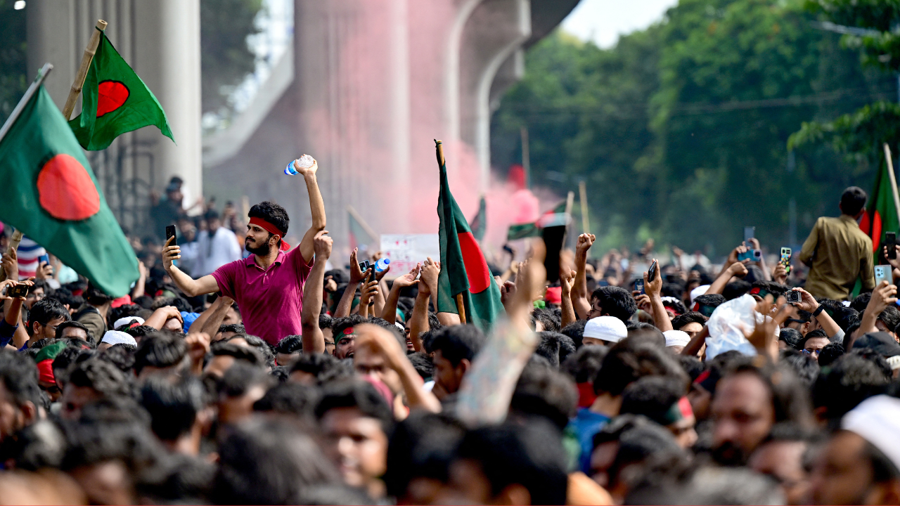 Muhammad Yunus dirigirá gobierno interino en Bangladés tras crisis política