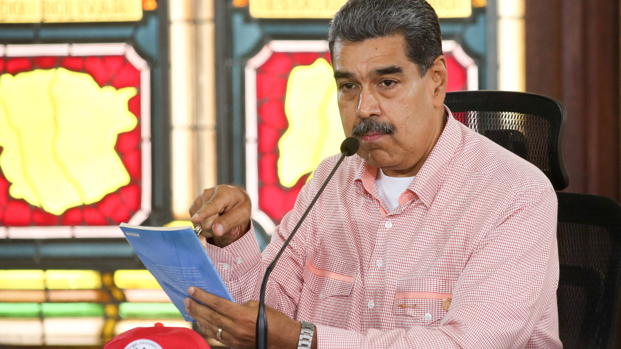 Maduro renueva su gabinete en medio de tensión política en Venezuela