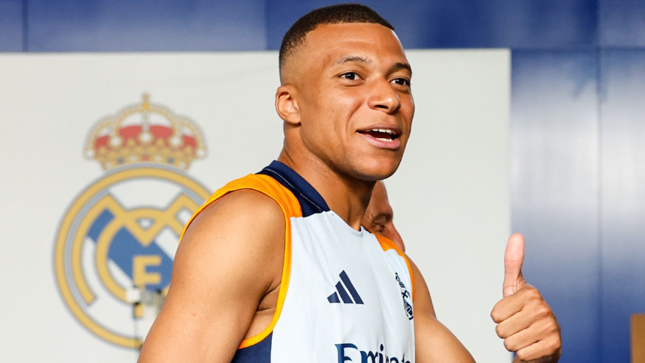 Aún sin una fecha prevista para su debut como madridista, el francés Kylian Mbappé tuvo su primera sesión de entrenamiento con el Real Madrid