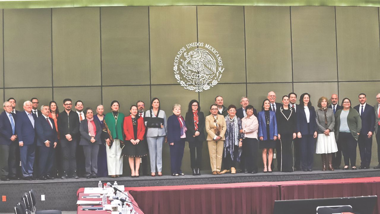 Reunión. El gabinete del presidente López Obrador y el entrante de Claudia Sheinbaum, iniciaron los trabajos de transición de cara al cambio de poder.