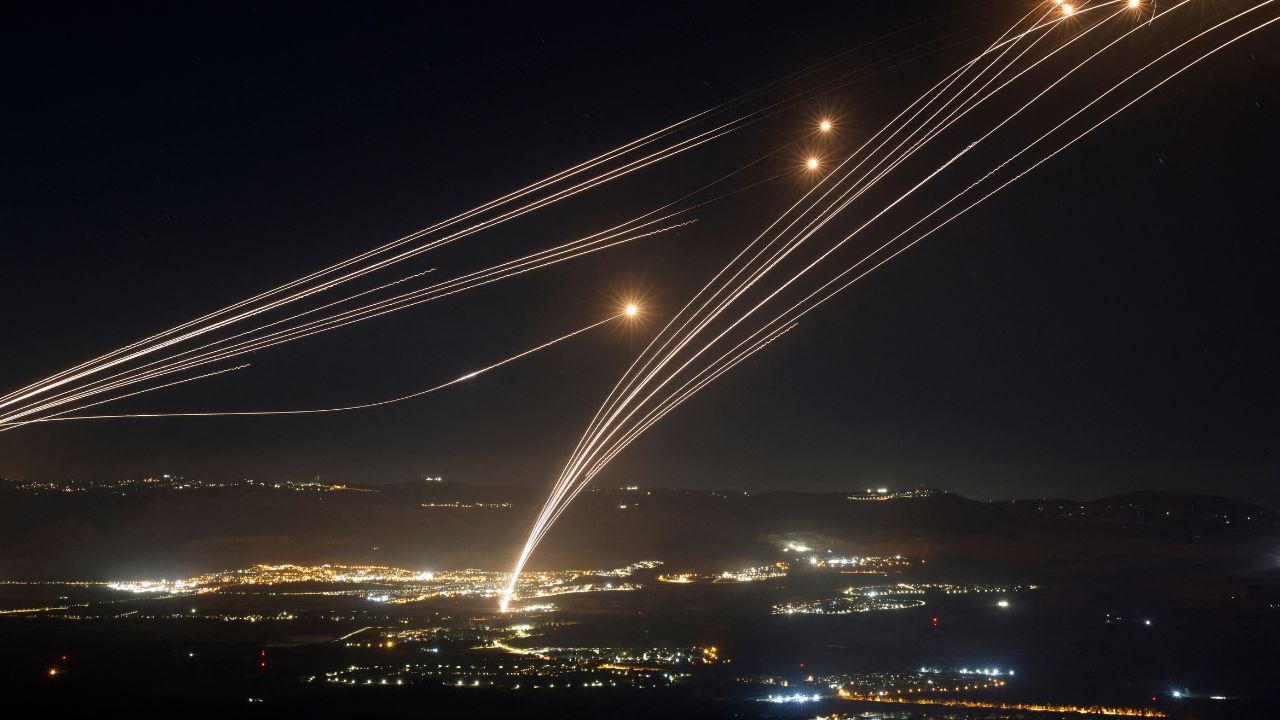 CÚPULA DE HIERRO. El sistema israelí interceptó cohetes disparados.