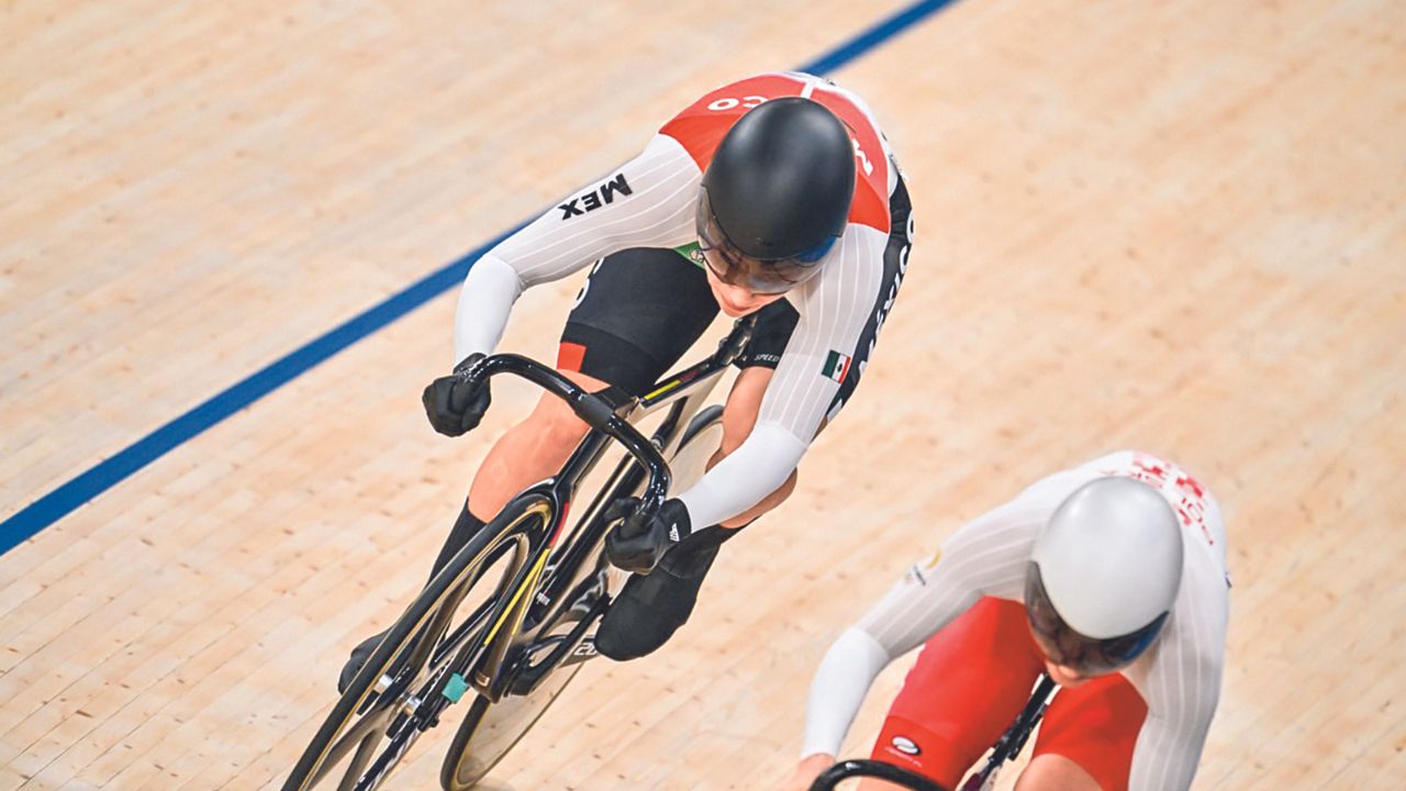 Forzada a realizar una esfuerzo en el repechaje para clasificar a los cuartos de final, la ciclista mexicana Daniela Gaxiola finalizó en la segunda posición de su eliminatoria