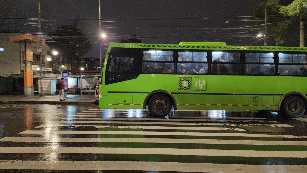 Emergente. Unidades de RTP apoyarán en el traslado de los usuarios de Barranca del Muerto a Tacubaya este viernes y sábado. 