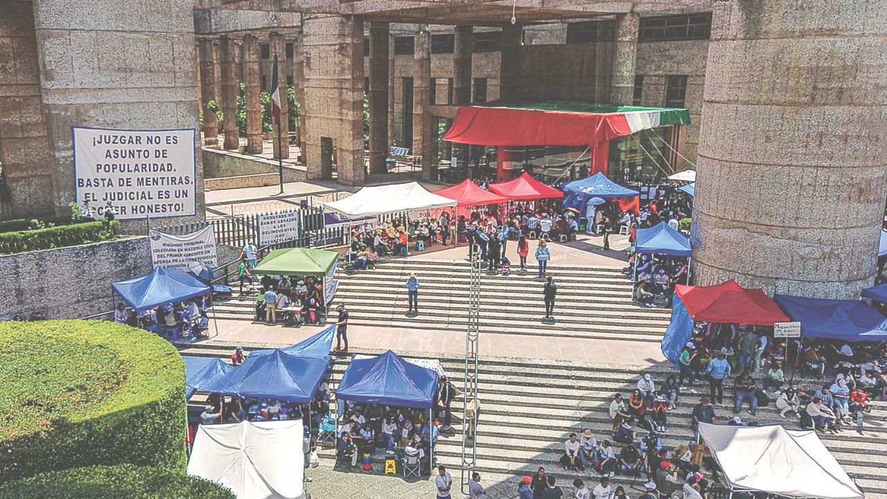 Protesta. En San Lázaro sigue la manifestación contra la reforma, acusan riesgo a la independencia judicial y los derechos laborales.