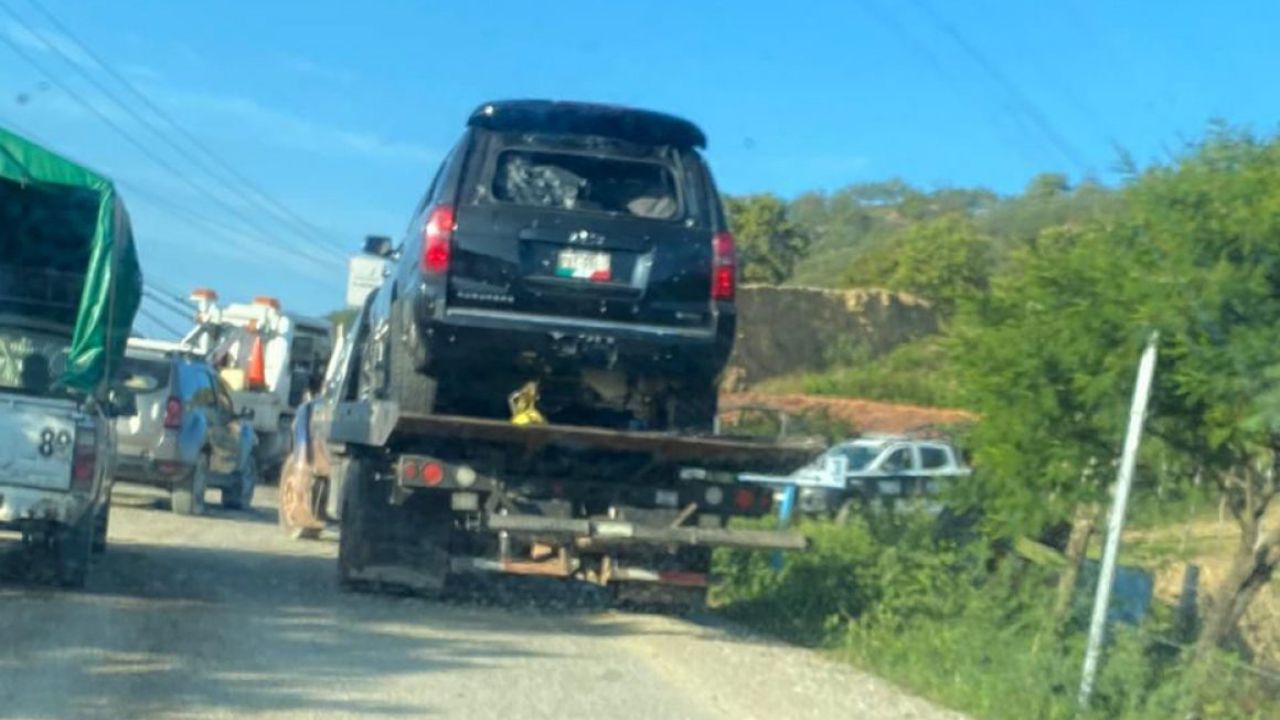 Violencia. Los cuerpos fueron localizados en el crucero de Amatlicha e Ixcamilpa; también había dos camionetas.