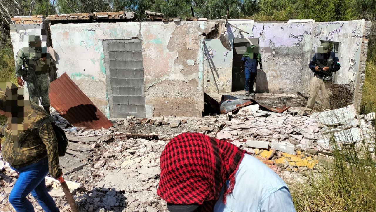 ATROZ. En el campo de exterminio de Matamoros estaban tambos con restos de presuntos restos humanos.