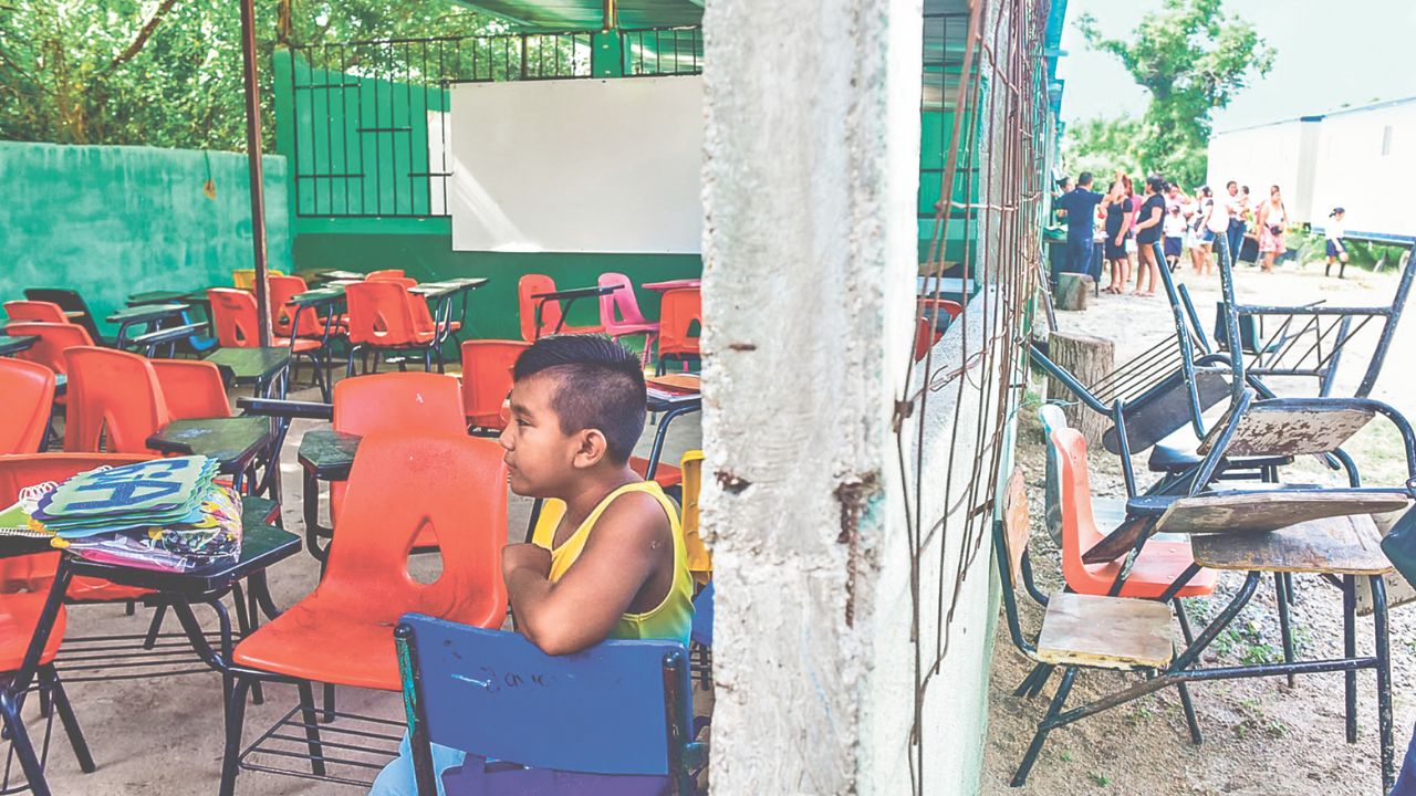 ACAPULCO. A 10 meses del paso del huracán Otis, que causó grandes afectaciones, varias escuelas aún continúan con severas afectaciones, lo que impidió que los alumnos fueran al aula.