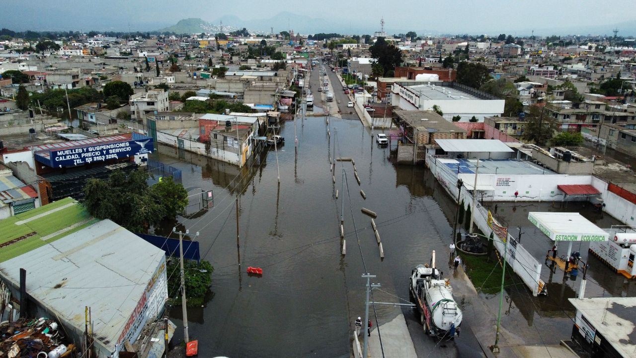 en el estado de Michoacán, la ubicación y colocación de torres y estaciones instaladas para el teleférico de Uruapan, no afecta los cauces de ríos superficiales o subterráneos en la zona