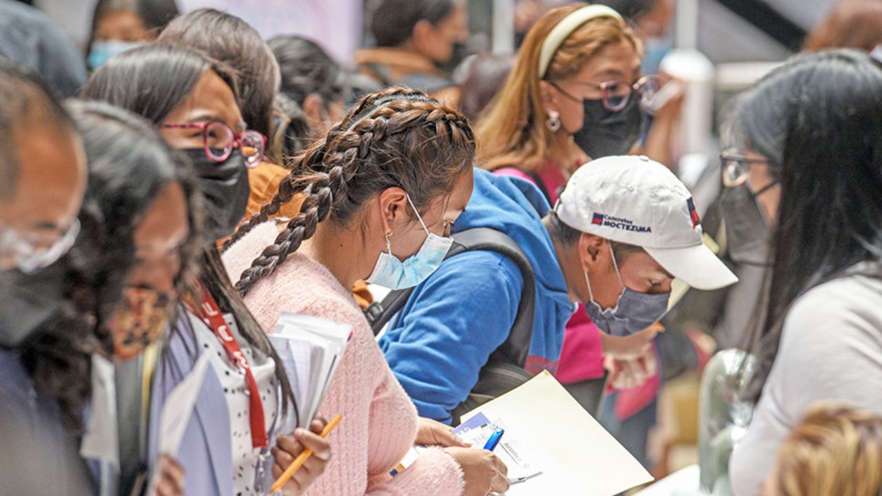 Hasta 67% de los mexicanos consideran que las bolsas de trabajo en línea son la opción más eficaz para conseguir empleo, de acuerdo con un estudio elaborado por la plataforma OCC