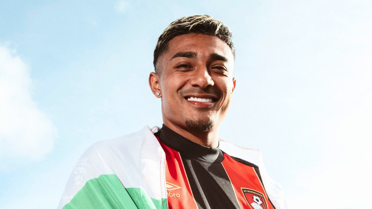 Después de no jugar un solo partido oficial con el FC Barcelona en o tener un sitio en el plantel estelar, el mexicano Julián Araujo pasó a ser nuevo elemento del Bournemouth de la liga ingles