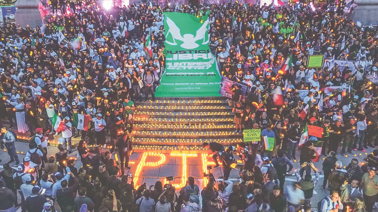 Unidos. Cientos de trabajadores del PJ alzaron la voz contra lo que consideran una venganza del Poder Ejecutivo.