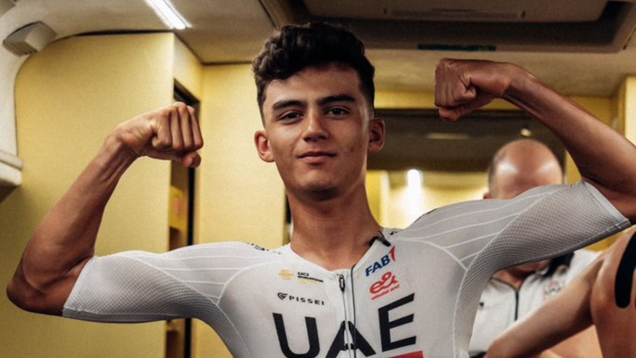 Ubicado en el puesto 28 tras finalizar la tercera etapa de la Vuelta a España, el mexicano Isaac del Toro se posicionó en el sitio 35 de la clasificación general