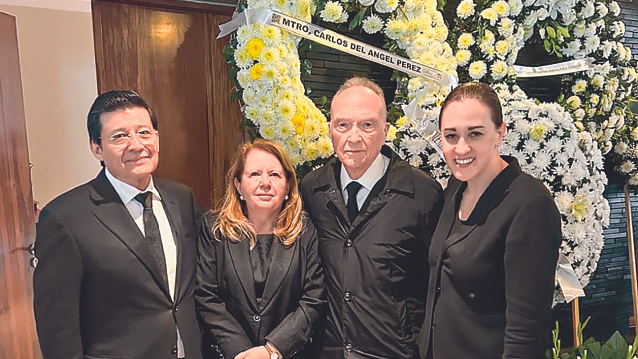 Funeral. Alejandro Gertz Manero, titular de la FGR se presentó ante la familia de Pinchetti para dar su condolencias.