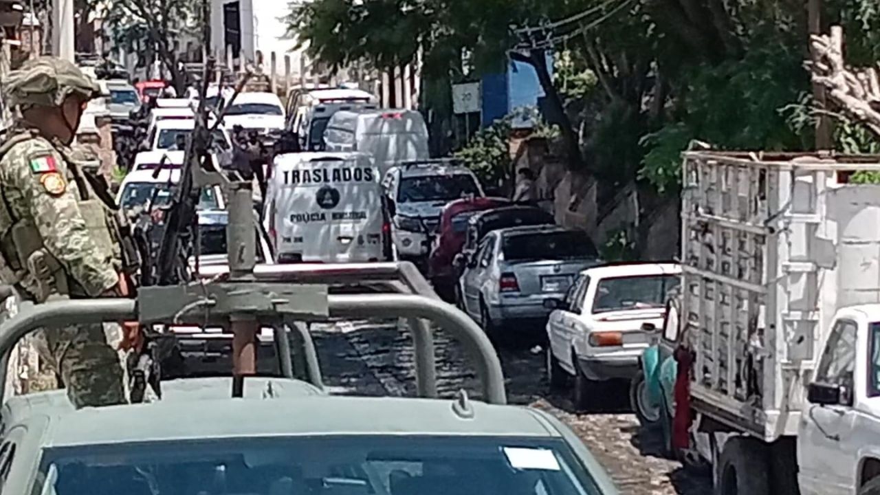 CAPTURA. El secretario de Seguridad y los policías son señalados por cinco jóvenes no localizados en Taxco.