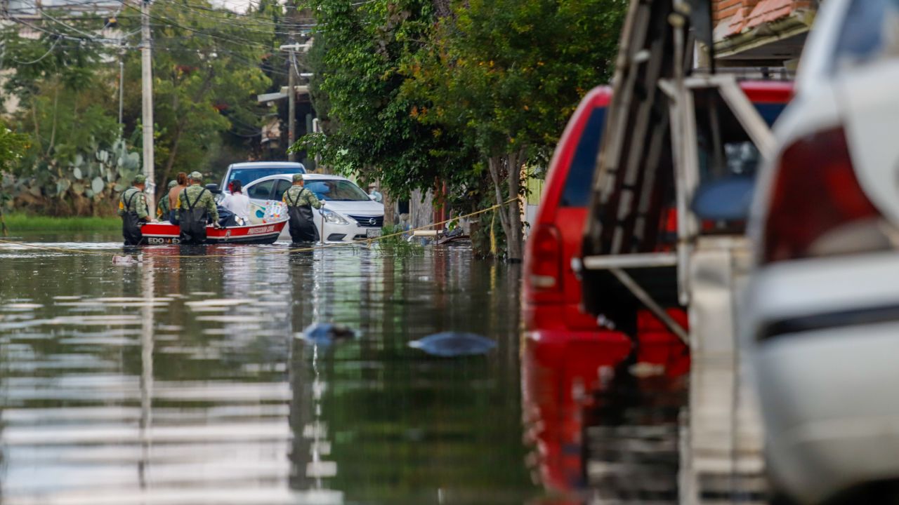 Se duplica el número de calles inundadas en Chalco por lluvias de hoy