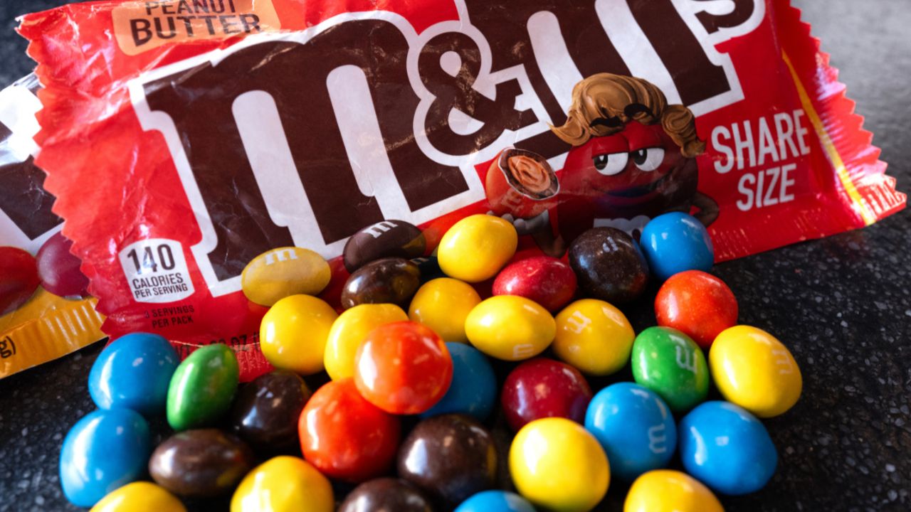 Mars, fabricante de M&M y de Snicker, anunció que comprará el fabricante de alimentos Kellanova por 35 mil 900 millones de dólares