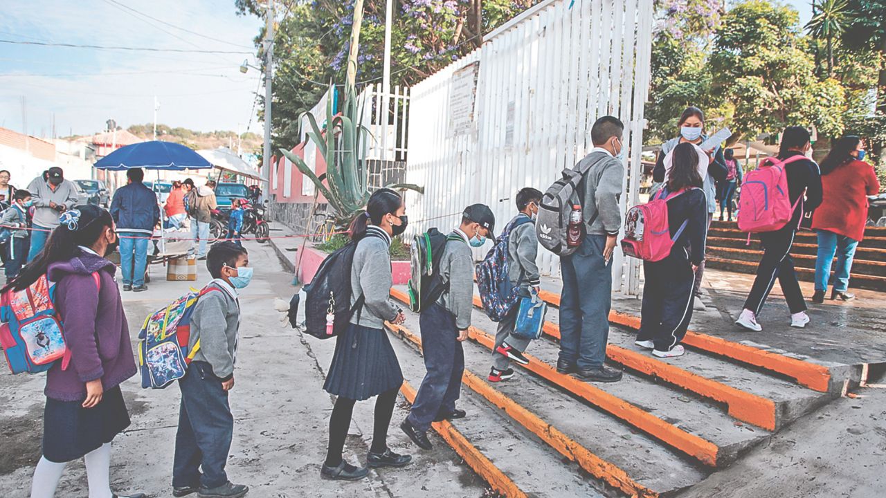 Inicio. Este lunes arranca el nuevo ciclo escolar 2024-2025, donde se prevé que 24 millones de alumnos de educación básica en todo el país regresen a clases. 