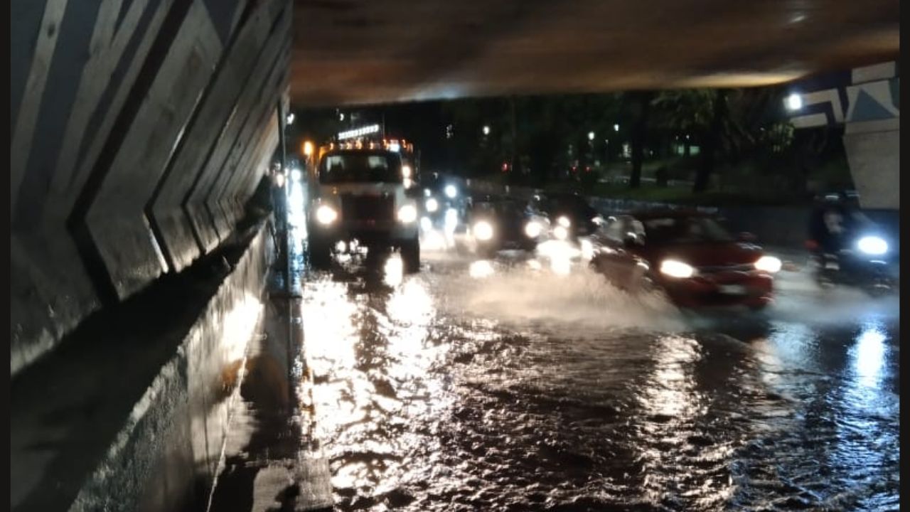 Brigadas SACMEX atendieron anegación en Insurgentes Norte