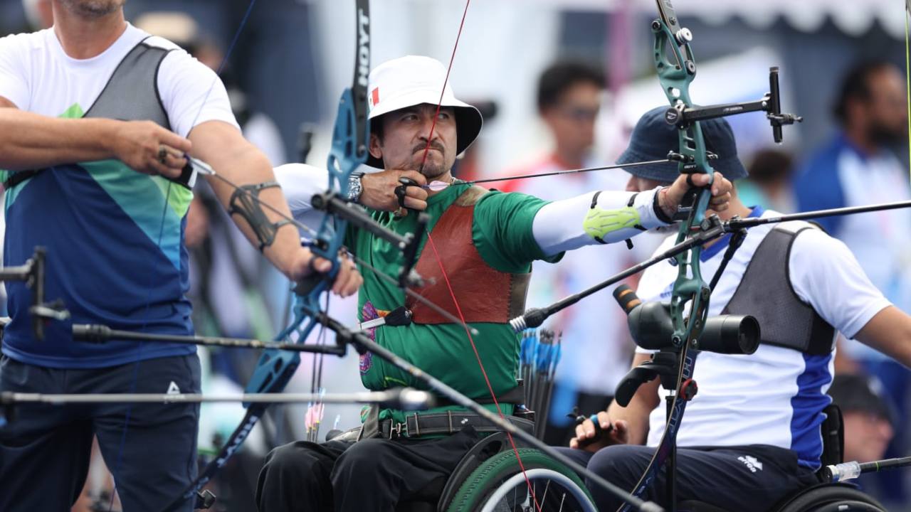 El mexicano Samuel Molina hizo su debut este jueves en los Juegos Paralímpicos de París 2024 en el para Tiro con Arco.