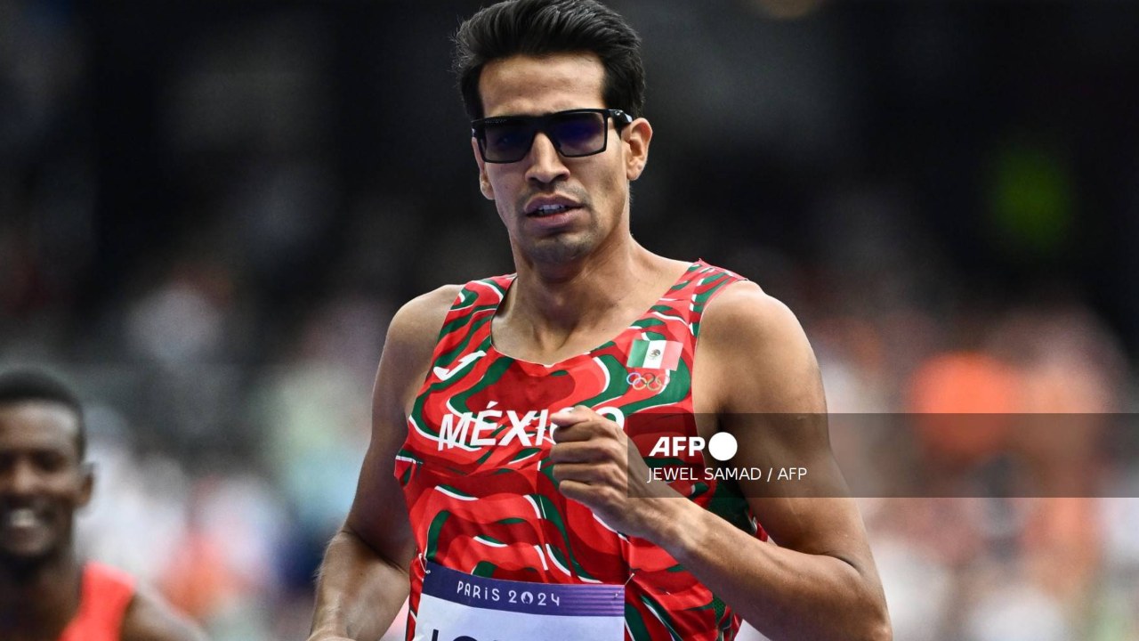 El mexicano Tonatiú López no logró avanzar a la final de los 800m en Atletismo y así termina su participación en París 2024.