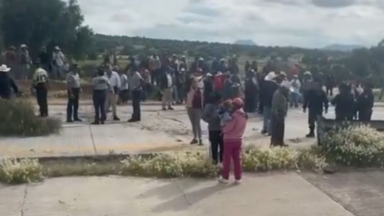 Ejidatarios retiran bloqueo en la autopista Arco Norte en demanda del pago de una indemnización