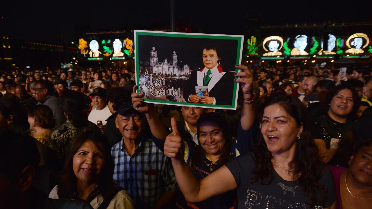 Concierto de Juan Gabriel reúne 70 mil personas en el Zócalo