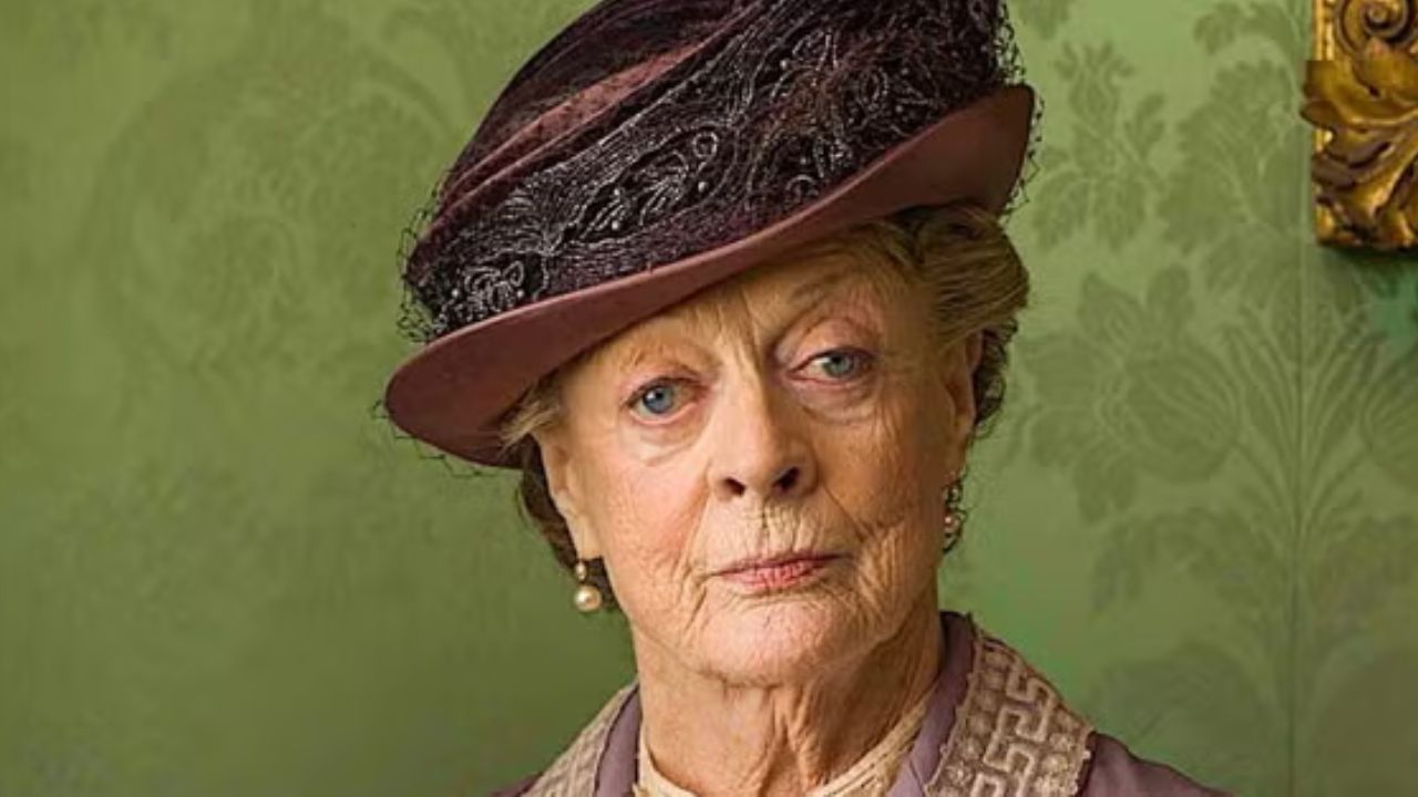 Maggie Smith en la exitosa serie Downton Abbey tuvo el papel de Violet Crawley, la condesa viuda de Grantham