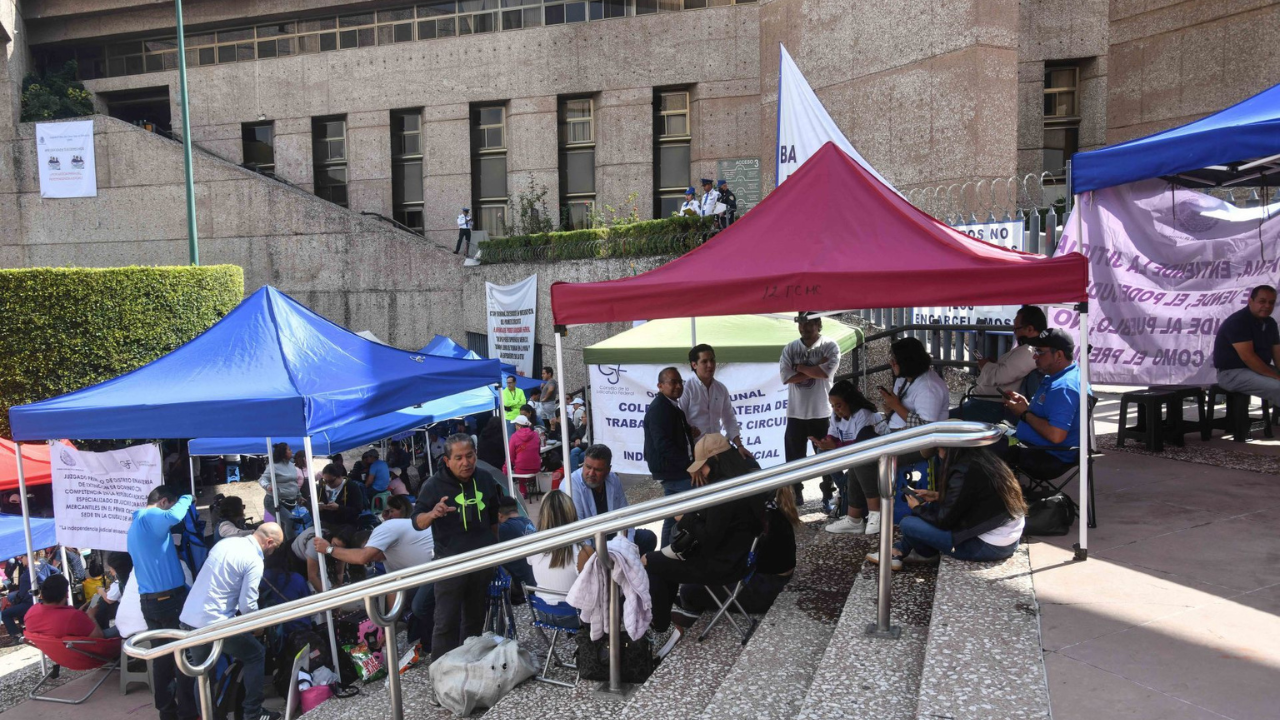 Plantón de trabajadores del Poder Judicial de la Federación