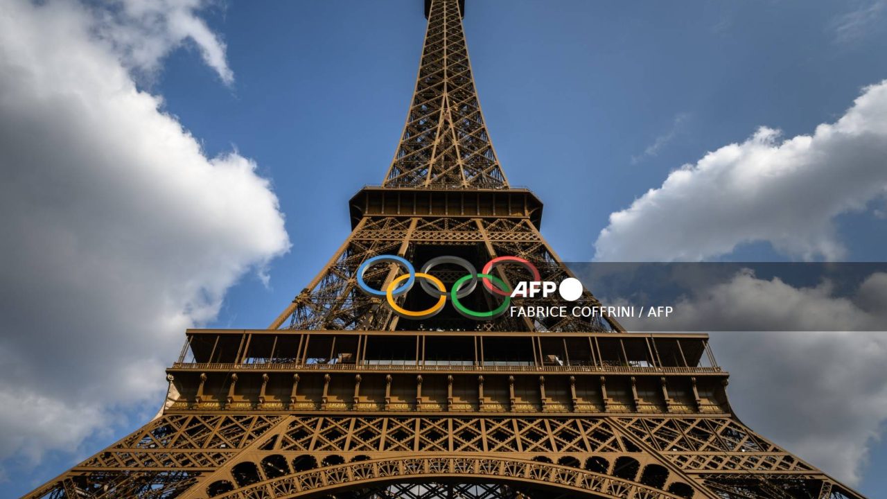 Los anillos olímpicos instalados en la Torre Eiffel para los Juegos Olímpicos de París 2024 permanecerán al menos hasta 2028